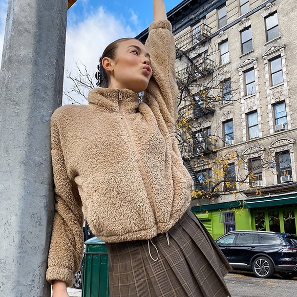 SUNDAY BEST teddy sweater from ARITZIA - Picture 7 of 7